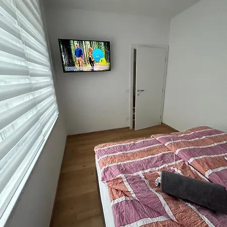 Casa Box Free Garage Apartment