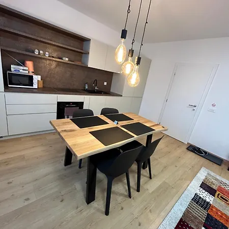 Apartment Casa Box Free Garage