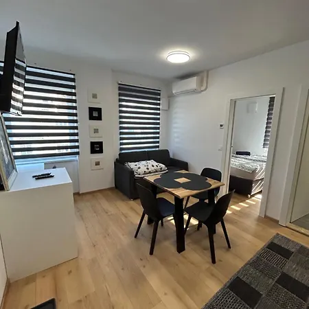 Casa Box Free Garage Máribor