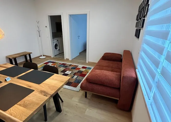 דירה Casa Box Free Garage