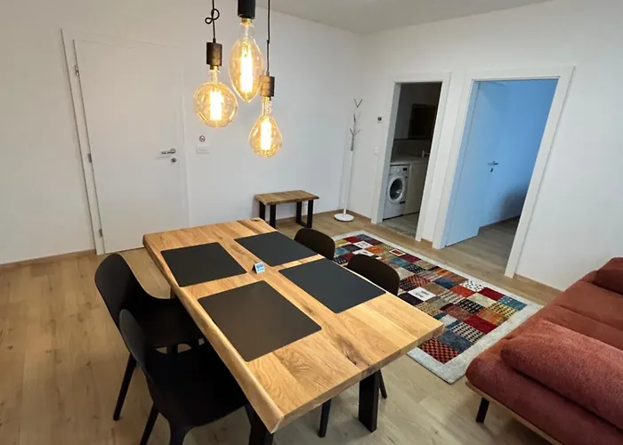 Casa Box Free Garage * Μαριμπόρ