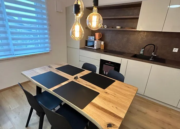 Διαμέρισμα Casa Box Free Garage