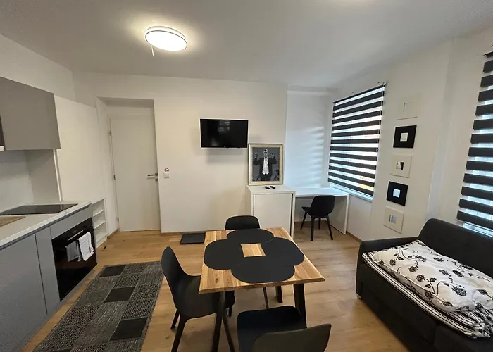 Casa Box Free Garage * Μαριμπόρ