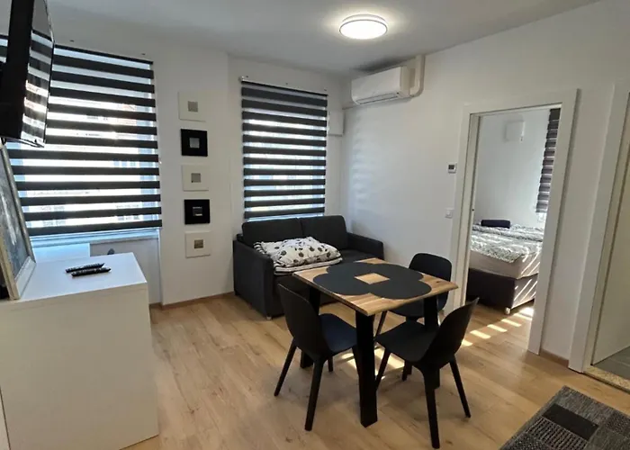 Casa Box Free Garage מריבור